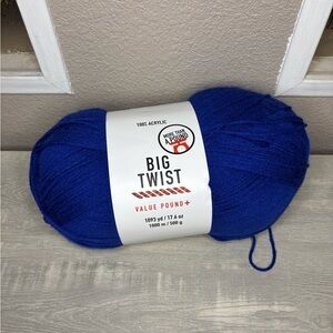 Big Twist Varsity Blue Value Pound + Yarn